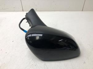 Used Wing mirror, right Renault Clio IV Estate/Grandtour (7R) 1.2 16V Price € 49,00 Margin scheme offered by Autobedrijf G.H. Wessel B.V.