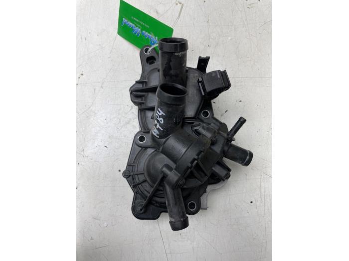 Usagé Pompe à eau Volkswagen Golf Sportsvan (AUVS) 1.2 TSI 16V BlueMOTION Prix € 72,45 Règlement à la marge proposé par Wessel Parts & Service B.V.