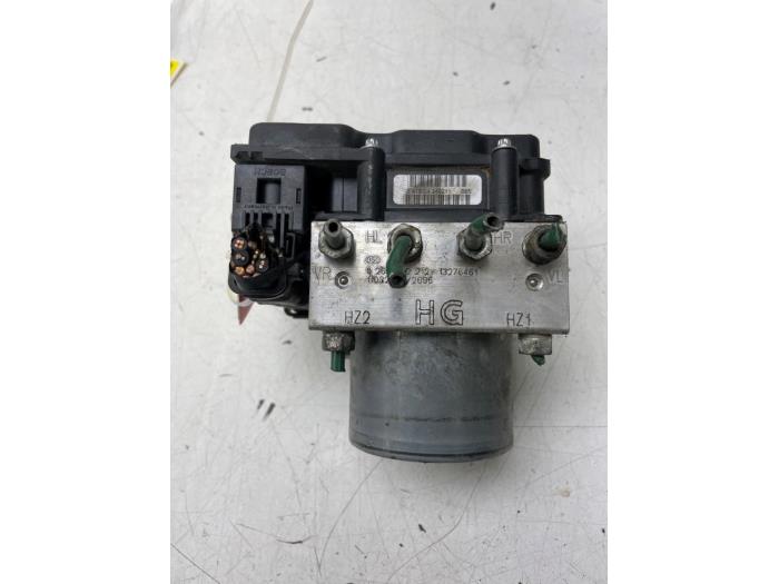 Begagnade ABS-pump Opel Combo Tour 1.3 CDTI 16V Pris € 93,45 Marginaltabell erbjuds av Wessel Parts & Service B.V.