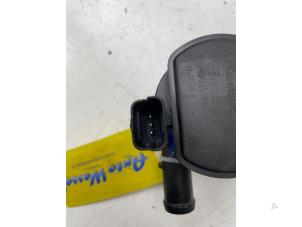 Vattenpump från en Renault Master III (EV/HV/UV/VA/VB/VD/VF/VG/VJ) 2.3 dCi 145 16V FWD 2020