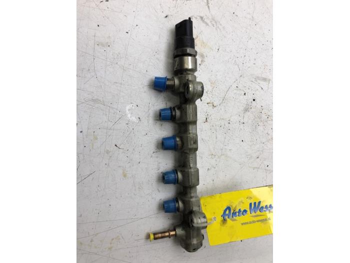 Usagé Système d'injection Renault Master II (FD/HD) 2.2 dCi 16V Prix € 82,95 Règlement à la marge proposé par Wessel Parts & Service B.V.