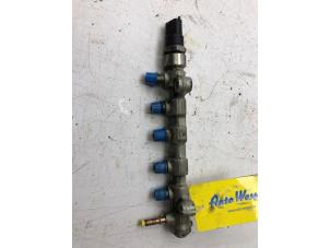 Used Fuel injector nozzle Renault Master III (FD/HD) 2.2 dCi 16V Price € 79,00 Margin scheme offered by Autobedrijf G.H. Wessel B.V.