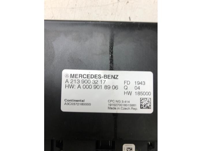 Ordinateur réservoir automatique d'un Mercedes-Benz GLC (X253) 2.0 300d 16V 4-Matic 2019