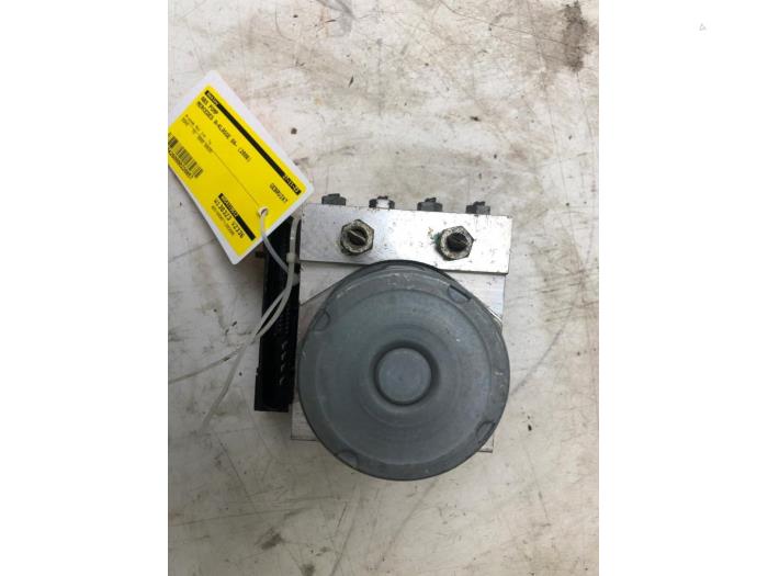 Gebrauchte ABS Pumpe Mercedes A (W169) 2.0 A-180 CDI 16V Preis € 51,45 Margenregelung angeboten von Wessel Parts & Service B.V.