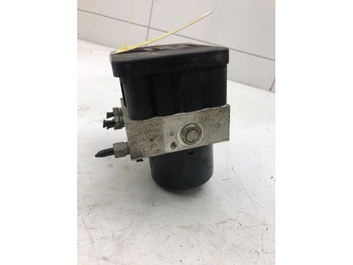 Begagnade ABS-pump Opel Astra J (PC6/PD6/PE6/PF6) 1.7 CDTi 16V 110 Pris € 156,45 Marginaltabell erbjuds av Wessel Parts & Service B.V.