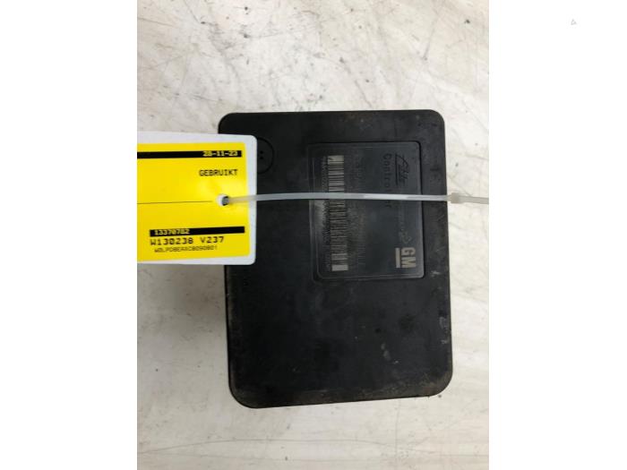 Usagé Bloc ABS Opel Astra J Sports Tourer (PD8/PE8/PF8) 1.3 CDTI 16V ecoFlex Prix € 145,95 Règlement à la marge proposé par Wessel Parts & Service B.V.