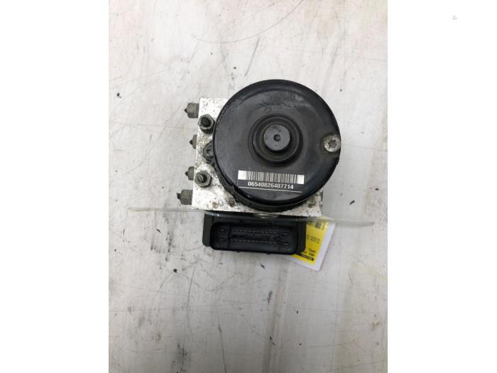 Used ABS pump Opel Zafira (M75) Price € 82,95 Margin scheme offered by Wessel Parts & Service B.V.