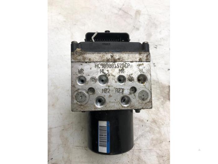 Begagnade ABS-pump Volkswagen Passat Variant (3C5) 2.0 TDI 16V 170 Pris € 93,45 Marginaltabell erbjuds av Wessel Parts & Service B.V.