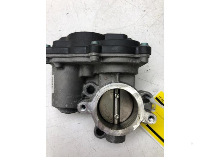 Usagé Boîtier accélérateur Dacia Sandero II 1.0 Sce 12V Prix € 82,95 Règlement à la marge proposé par Wessel Parts & Service B.V.