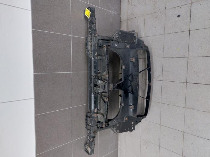 Begagnade Front BMW 1 serie (E81) 116i 1.6 16V Pris € 82,95 Marginaltabell erbjuds av Wessel Parts & Service B.V.