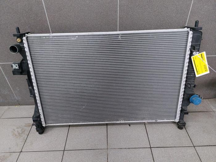 Usagé Radiateur Opel Insignia Sports Tourer 2.0 CDTI 16V Prix € 156,45 Règlement à la marge proposé par Wessel Parts & Service B.V.