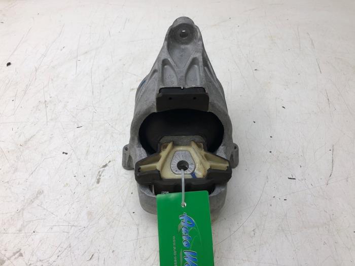 Used Engine mount Audi A4 Avant (B9) 2.0 TDI Ultra 16V Price € 103,95 Margin scheme offered by Wessel Parts & Service B.V.