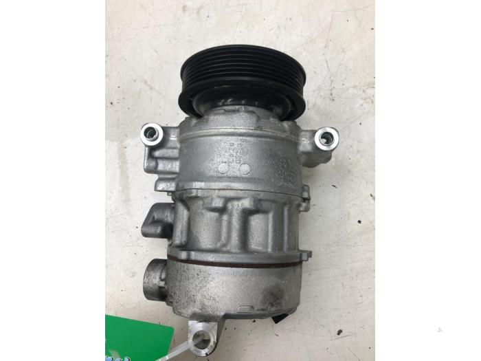 Usagé Pompe clim Audi A4 Avant (B9) 2.0 TDI Ultra 16V Prix € 183,75 Règlement à la marge proposé par Wessel Parts & Service B.V.