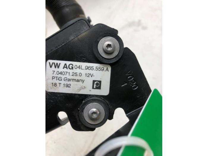 Pompe à eau supplémentaire d'un Audi A4 Avant (B9) 2.0 TDI Ultra 16V 2019