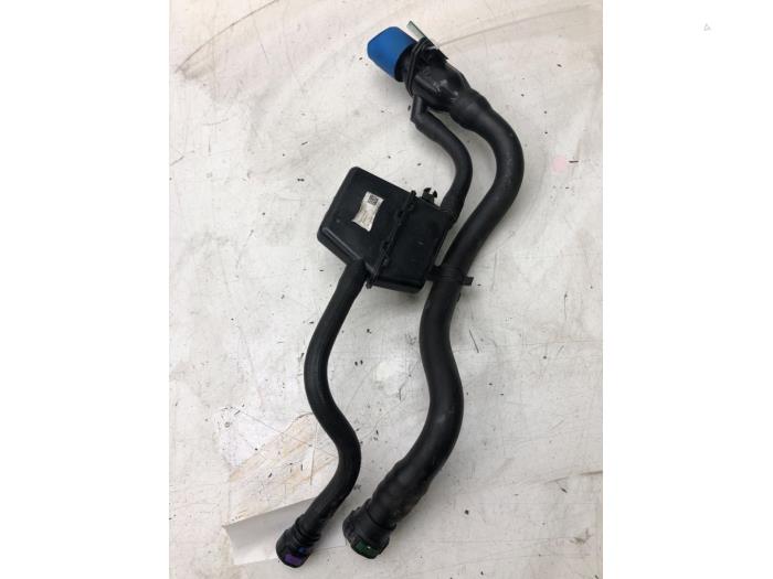Gebrauchte Füllrohr adbluetank Audi A4 Avant (B9) 2.0 TDI Ultra 16V Preis € 61,95 Margenregelung angeboten von Wessel Parts & Service B.V.