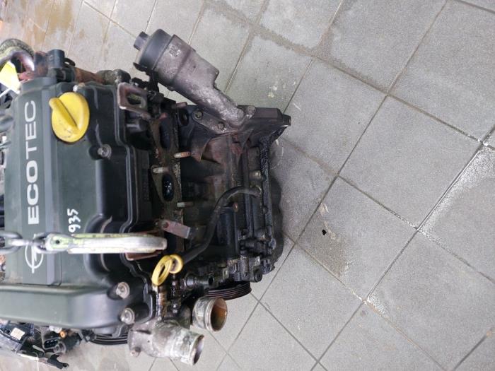 Engine from a Opel Corsa D 1.0 2009