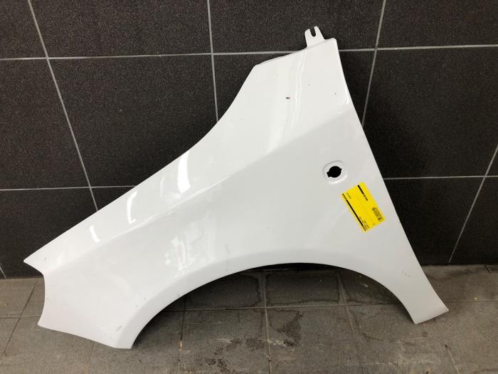Front wing, left from a Skoda Fabia