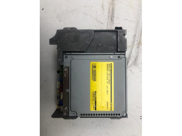 Begagnade Kontrollenhet, multimedia Mercedes GLB (247.6) 2.0 GLB-200d Pris € 1.048,95 Marginaltabell erbjuds av Wessel Parts & Service B.V.