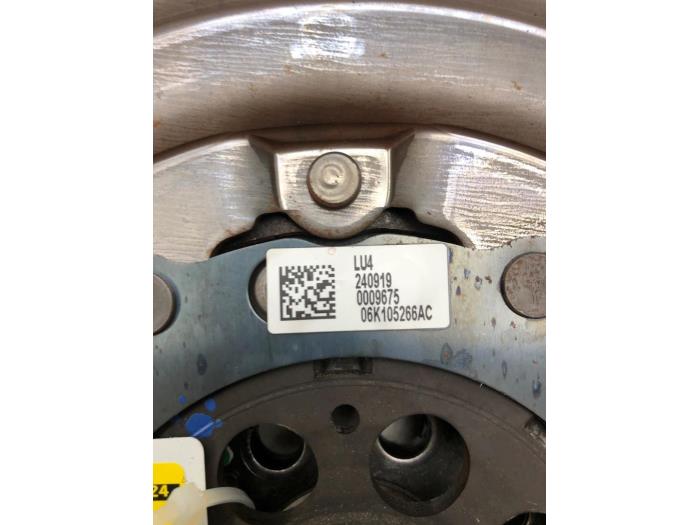 Used Flywheel Skoda Superb Combi (3V5) 2.0 TDI 4x4 Price € 236,25 Margin scheme offered by Wessel Parts & Service B.V.