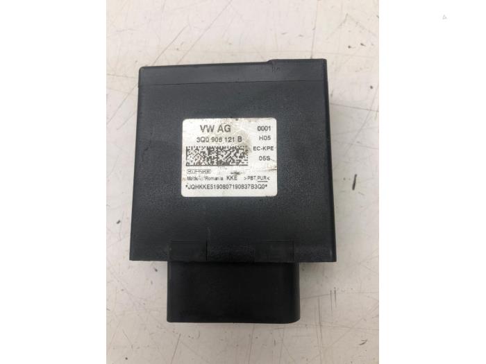 Usados Módulo bomba de combustible Skoda Superb Combi (3V5) 2.0 TDI 4x4 Precio € 40,95 Norma de margen ofrecido por Wessel Parts & Service B.V.