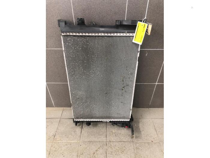 Radiator from a Mercedes-Benz A (W176) 2.0 A-250 Turbo 16V 2016