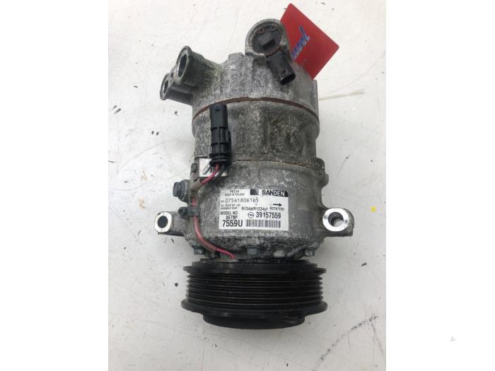 Usagé Compresseur de clim Opel Insignia Sports Tourer 2.0 CDTI 16V Prix € 313,95 Règlement à la marge proposé par Wessel Parts & Service B.V.