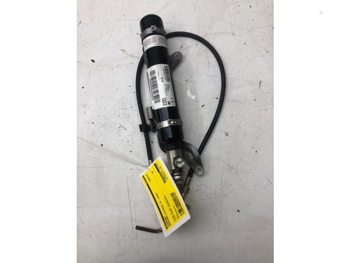 Used Miscellaneous Mercedes A (W176) 2.0 A-250 Turbo 16V Price € 103,95 Margin scheme offered by Wessel Parts & Service B.V.