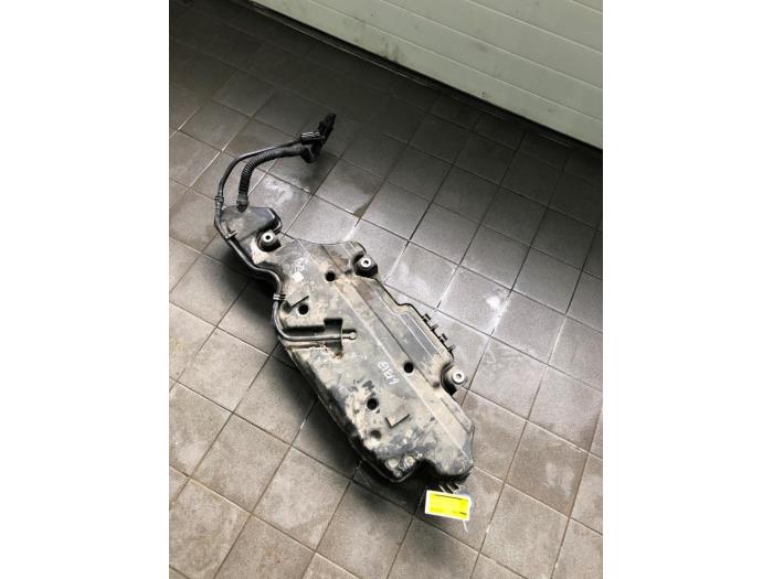 Gebrauchte Adblue Tank Mercedes GLB (247.6) 2.0 GLB-200d Preis € 313,95 Margenregelung angeboten von Wessel Parts & Service B.V.