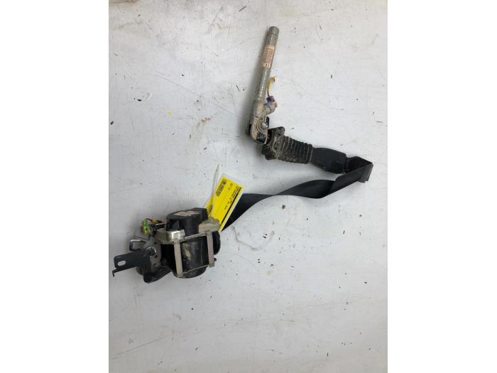 Tendeur de ceinture gauche d'un Kia Sportage (QL) 1.6 CRDi 16V 136 2019