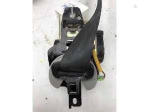 Used Seatbelt tensioner, left Kia Sportage (QL) 1.6 CRDi 16V 136 Price on request offered by Autobedrijf G.H. Wessel B.V.