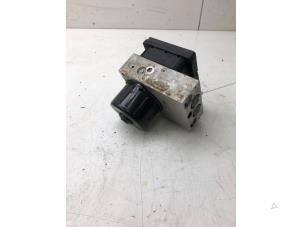 ABS-pump från en Mercedes-Benz C Combi (S203) 2.2 C-200 CDI 16V 2007