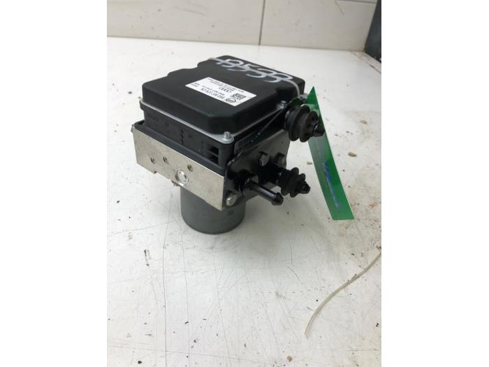 Usagé Pompe ABS Audi A5 Cabrio (8F7) 2.0 TDI 16V Prix € 103,95 Règlement à la marge proposé par Wessel Parts & Service B.V.