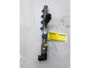 Used Fuel injector nozzle Kia Sportage (QL) 1.6 CRDi 16V 116 Price € 149,00 Margin scheme offered by Autobedrijf G.H. Wessel B.V.