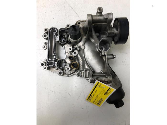 Gebrauchte Ölfiltergehäuse Mercedes GLE (V167) 400d 2.9 4-Matic Preis € 131,25 Margenregelung angeboten von Wessel Parts & Service B.V.
