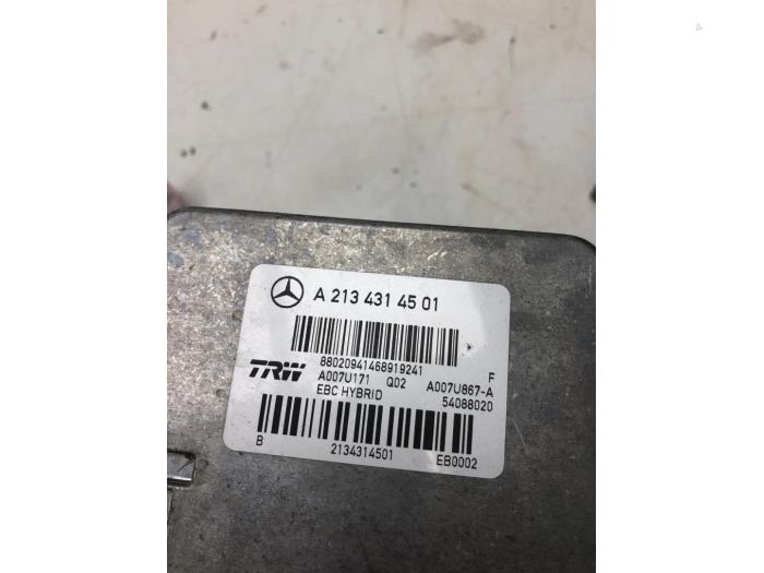 Pompe ABS d'un Mercedes-AMG E AMG (R238) 3.0 E-53 AMG EQ Boost 24V 4-Matic+ 2019