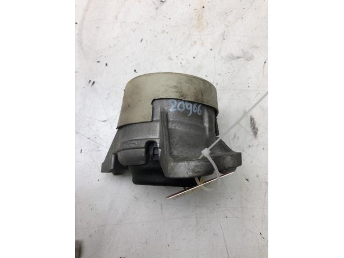 Używane Wspornik silnika Mercedes E AMG (R238) 3.0 E-53 AMG EQ Boost 24V 4-Matic+ Cena € 82,95 Procedura marży oferowane przez Wessel Parts & Service B.V.