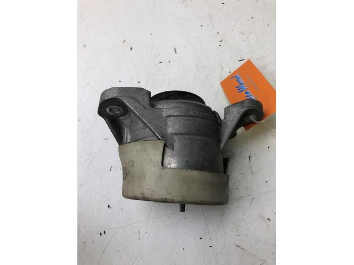 Używane Wspornik silnika Mercedes E AMG (R238) 3.0 E-53 AMG EQ Boost 24V 4-Matic+ Cena € 82,95 Procedura marży oferowane przez Wessel Parts & Service B.V.
