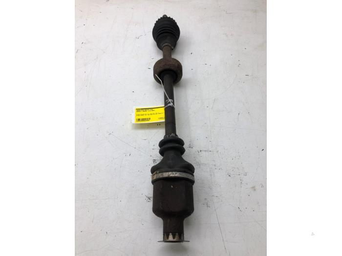 Gebrauchte Antriebswelle rechts vorne Renault Kangoo (KC) 1.4 Preis € 36,75 Margenregelung angeboten von Wessel Parts & Service B.V.