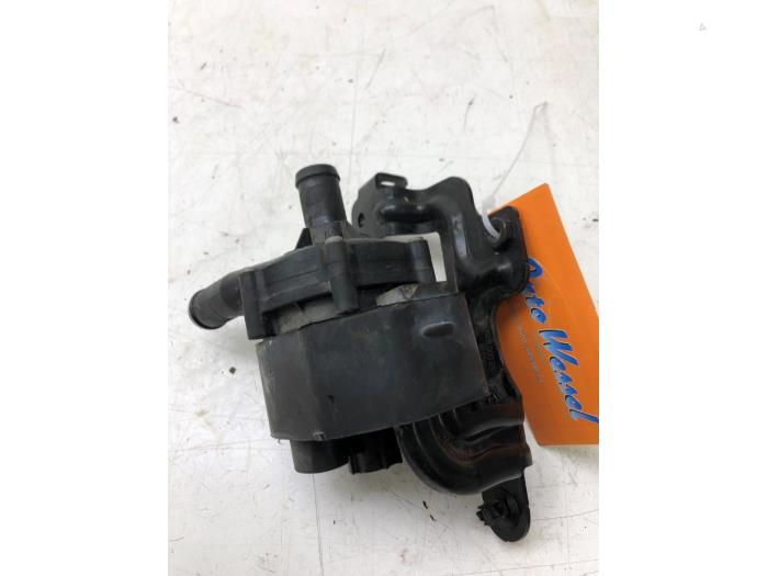 Water pump from a Smart Fortwo Cabrio (453.4) Electric Drive 2017