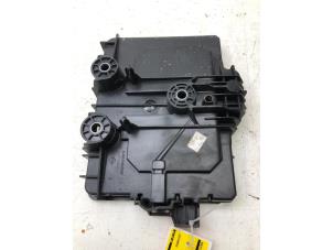 Used Battery box Smart Fortwo Cabrio (453.4) Electric Drive Price € 39,00 Margin scheme offered by Autobedrijf G.H. Wessel B.V.