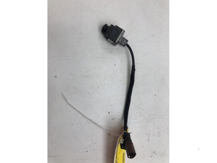 Begagnade Backkamera Mercedes EQV 300 Pris € 156,45 Marginaltabell erbjuds av Wessel Parts & Service B.V.
