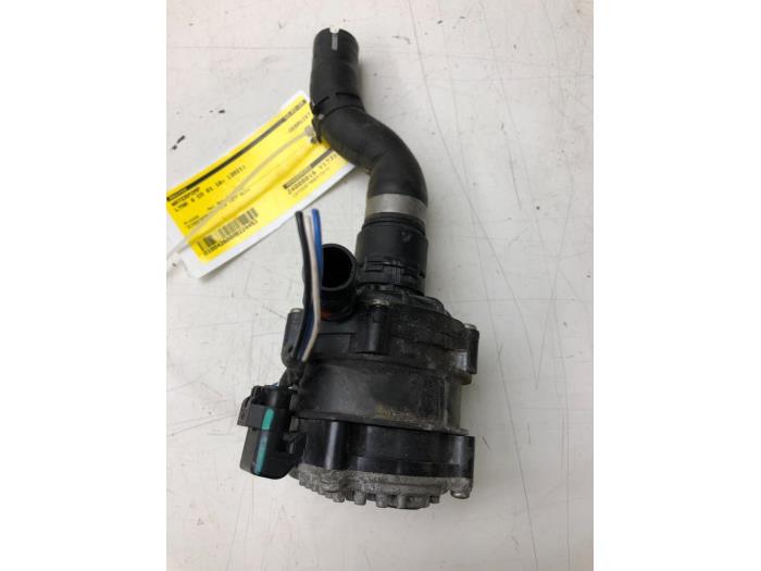 Begagnade Vattenpump Lynk &amp; Co 01 1.5 PHEV Pris € 156,45 Marginaltabell erbjuds av Wessel Parts & Service B.V.
