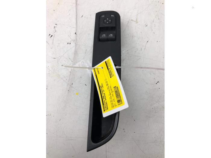 Usados Interruptor de ventanilla eléctrica Mercedes Sprinter 3,5t (907.6/910.6) 311 CDI 2.1 D RWD Precio € 156,45 Norma de margen ofrecido por Wessel Parts & Service B.V.