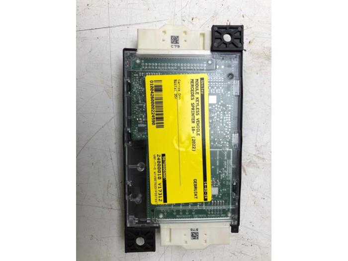 Używane Modul keyless vehicle Mercedes Sprinter 3,5t (907.6/910.6) 311 CDI 2.1 D RWD Cena € 236,25 Procedura marży oferowane przez Wessel Parts & Service B.V.