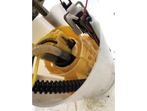 Pompe à carburant d'un Renault Master III (EV/HV/UV/VA/VB/VD/VF/VG/VJ) 2.3 dCi 145 16V FWD 2021