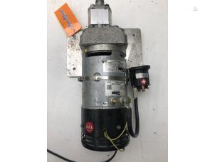 Used Hydraulic pump Mercedes Sprinter 3,5t (907.6/910.6) 311 CDI 2.1 D RWD Price on request offered by Autobedrijf G.H. Wessel B.V.