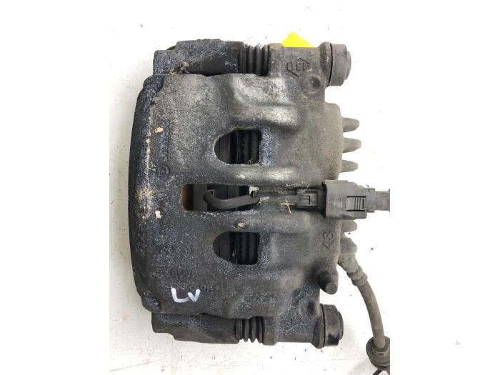 Begagnade Främre bromsok, vänster Renault Master III (EV/HV/UV/VA/VB/VD/VF/VG/VJ) 2.3 dCi 145 16V FWD Pris € 103,95 Marginaltabell erbjuds av Wessel Parts & Service B.V.