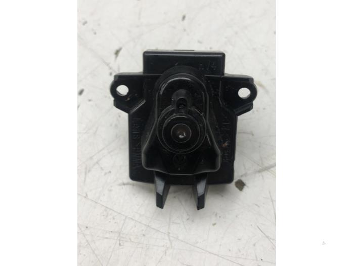 Begagnade Innerbelysning Volkswagen Taigo 1.0 TSI 110 12V Pris € 30,45 Marginaltabell erbjuds av Wessel Parts & Service B.V.