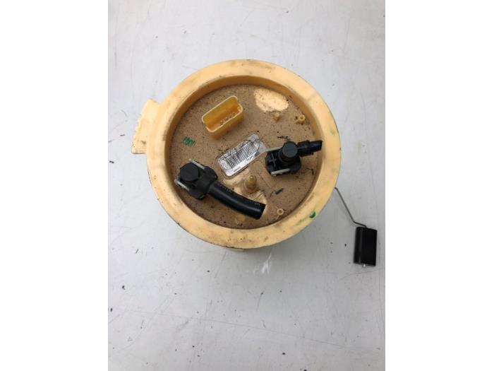Bomba eléctrica de combustible de un Volvo XC40 (XZ) 2.0 D3 16V 2019
