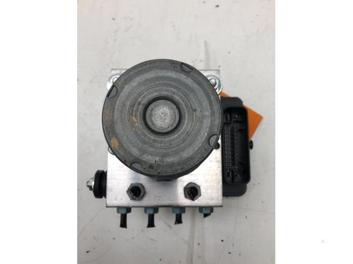 Usagé Bloc ABS Mercedes Vito (447.6) 1.6 111 CDI 16V Prix € 82,95 Règlement à la marge proposé par Wessel Parts & Service B.V.